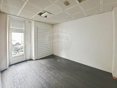 Local commercial - 54 m² - 4 pièces