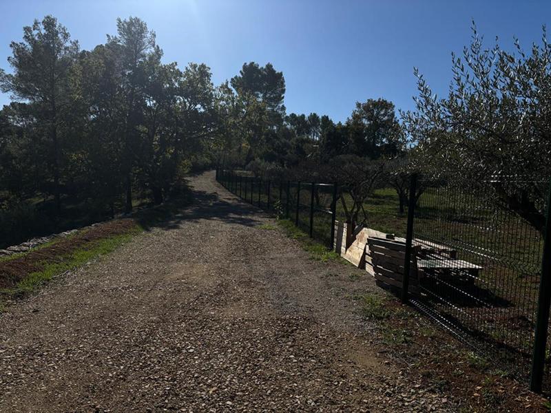 Terrain constructible - 1 622 m²