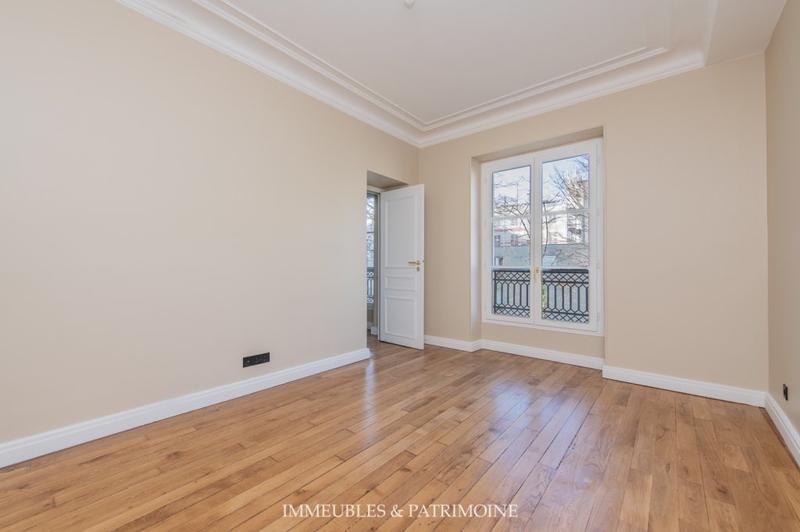 Immeuble - 70 m² - 3 pièces