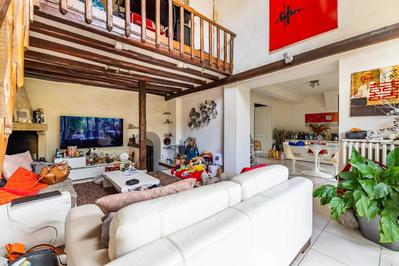 Maison - 207 m² - 8 pièces