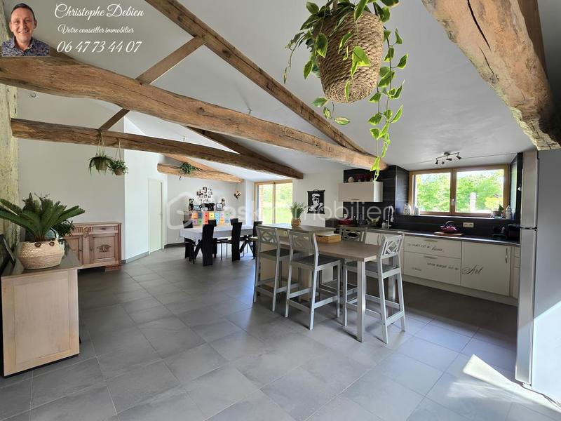 Grange - 231 m² - 10 pièces