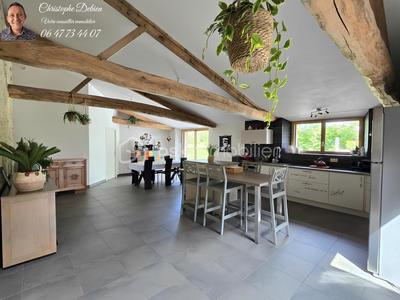 Grange - 231 m² - 10 pièces