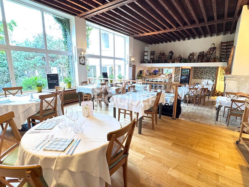 Maison - 417 m² - 15 pièces