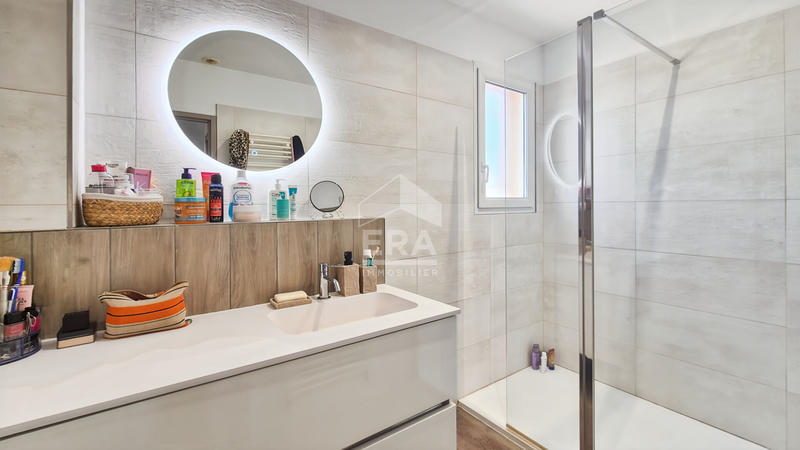 Maison - 122 m² - 6 pièces