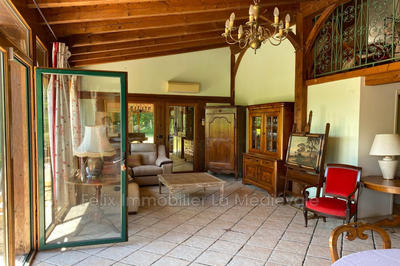 Propriété - 200 m² - 7 pièces