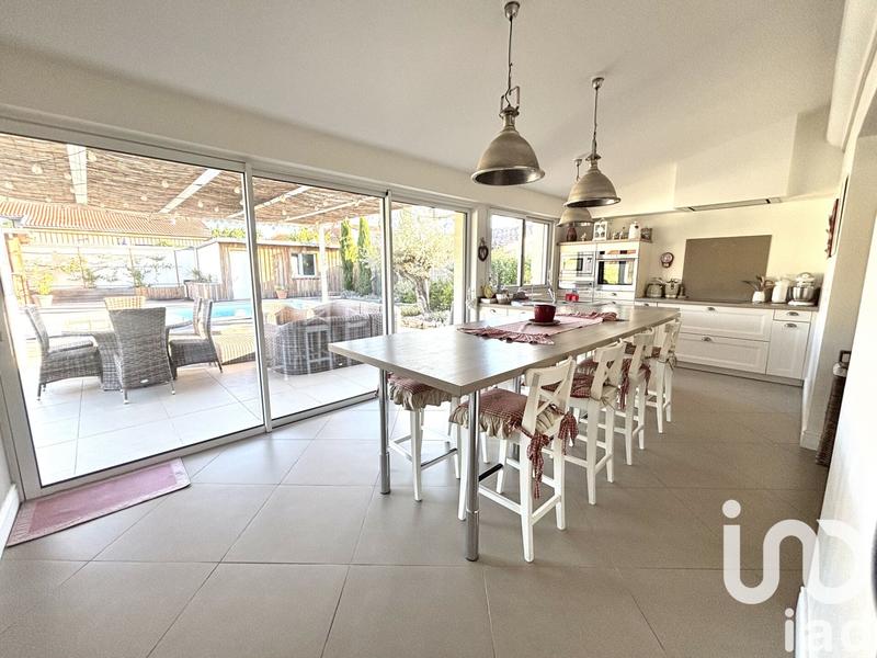 Maison - 212 m² - 5 pièces