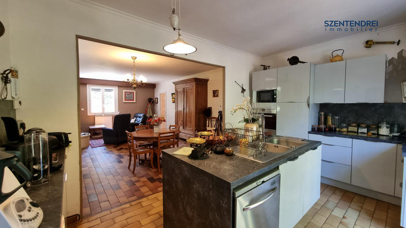 Maison - 180 m² - 7 pièces