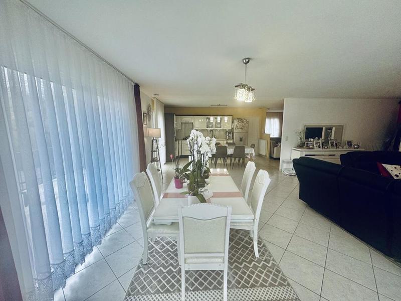 Maison - 198 m² - 8 pièces