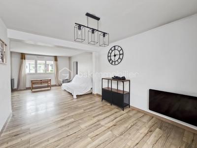 Maison - 98 m² - 5 pièces