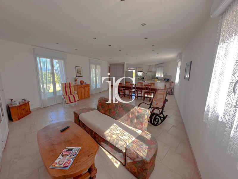 Maison - 121 m² - 5 pièces