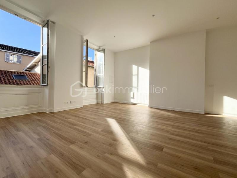 Appartement bourgeois - 86 m² - 3 pièces