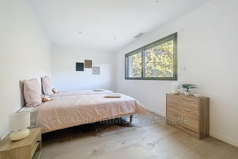 Villa - 240 m² - 5 pièces