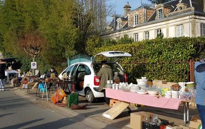 Brocante - bric à brac - artisanat