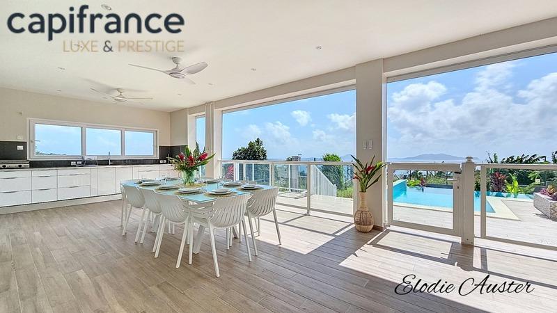 Propriété - 305 m² - 7 pièces