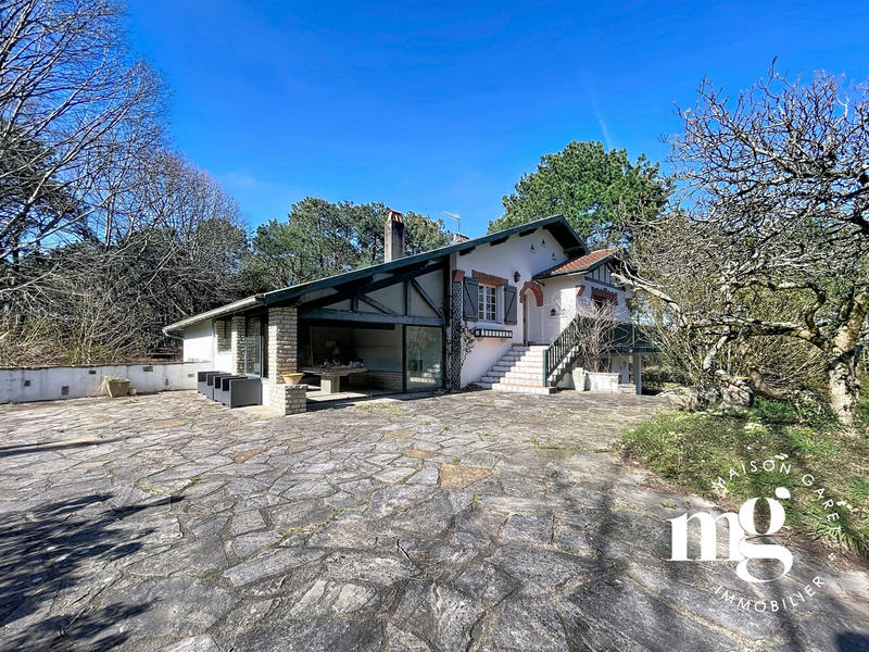 Maison ancienne - 270 m² - 9 pièces