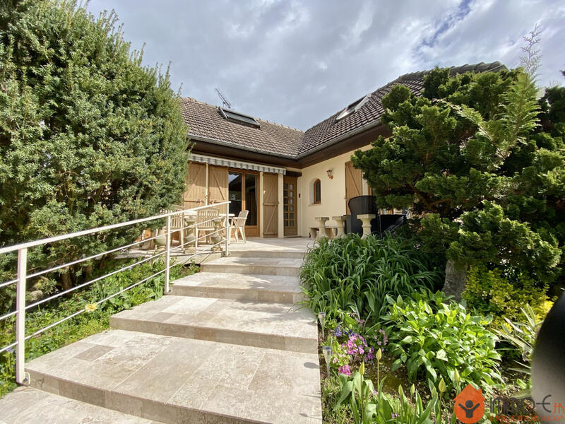 Maison - 90 m² - 5 pièces