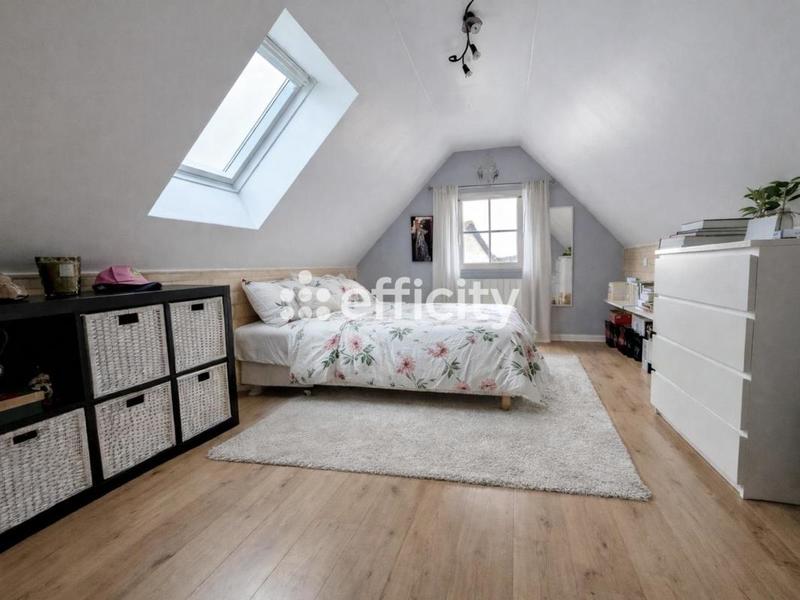 Maison traditionnelle - 210 m² - 10 pièces