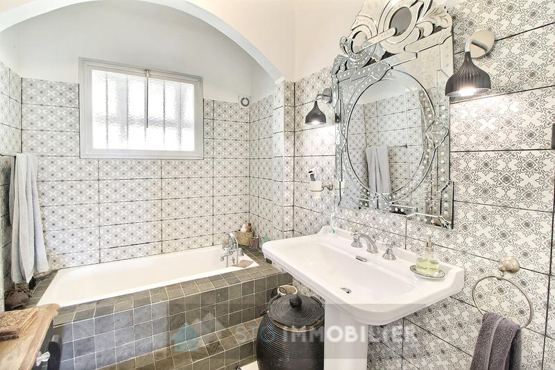 Appartement - 90 m² - 3 pièces