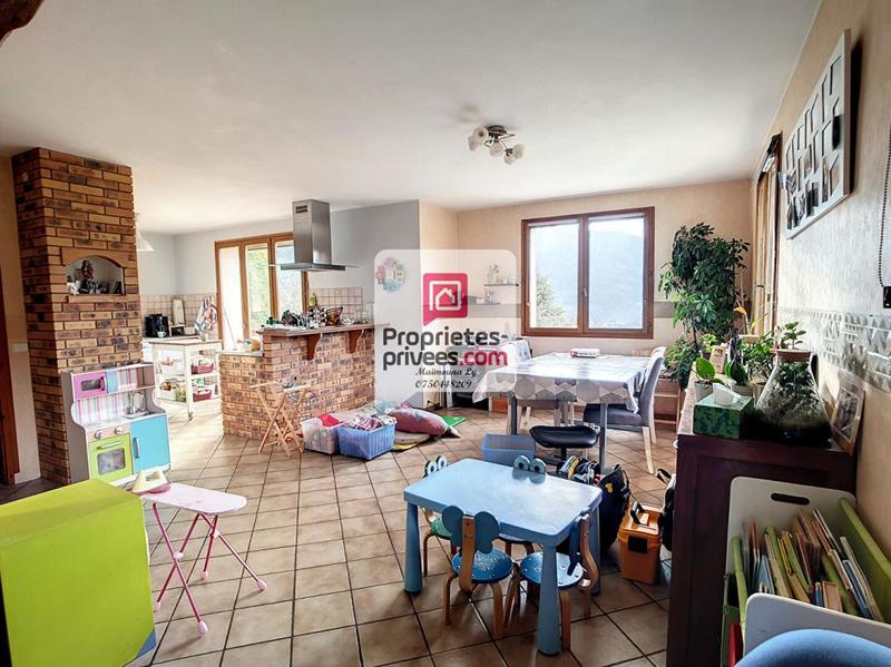 Maison - 195 m² - 8 pièces