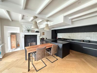 Maison - 270 m² - 8 pièces