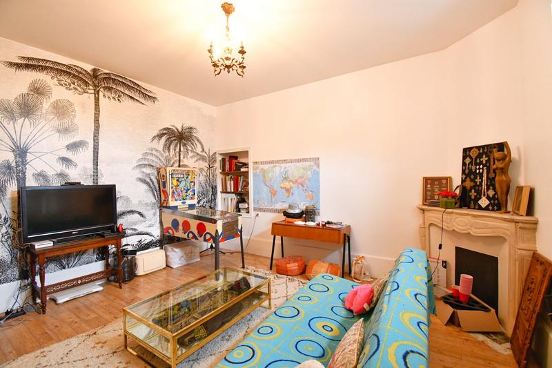 Maison - 230 m² - 8 pièces