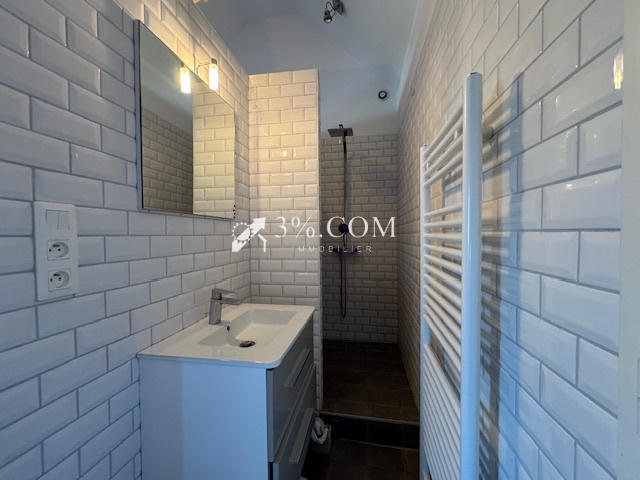 Demeure - 328 m² - 7 pièces