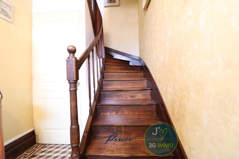 Demeure - 171 m² - 6 pièces