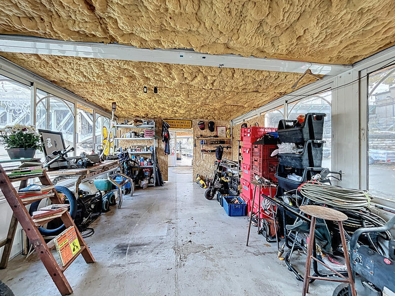 Péniche - 204 m² - 5 pièces