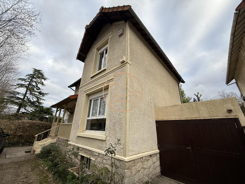 Maison - 93 m² - 5 pièces