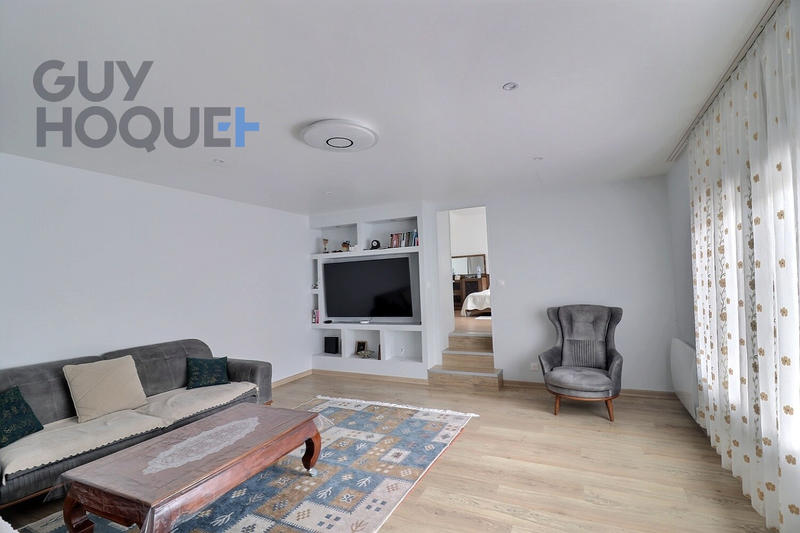 Maison - 225 m² - 8 pièces