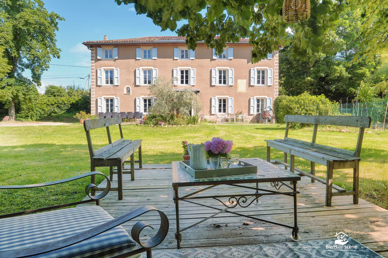 Maison ancienne - 450 m² - 13 pièces