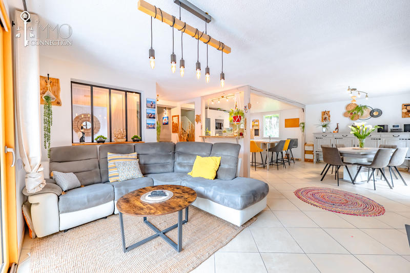 Villa - 167 m² - 6 pièces