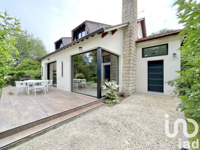 Maison - 204 m² - 7 pièces