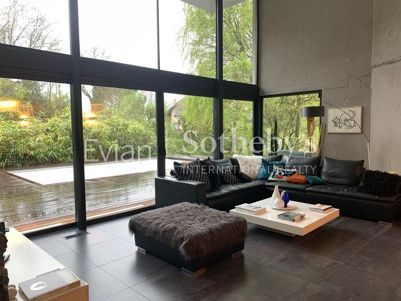 Maison - 219 m² - 6 pièces