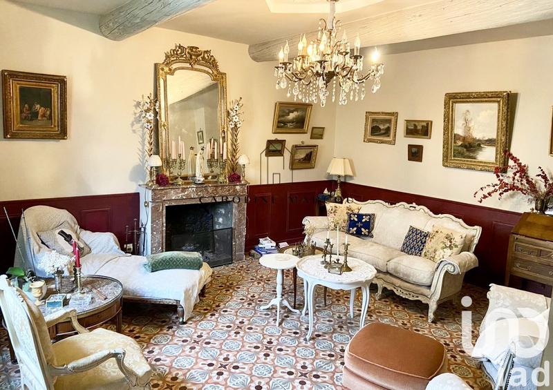 Maison - 343 m² - 10 pièces