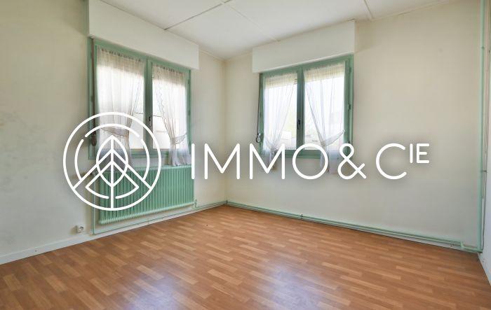 Maison - 94 m² - 5 pièces