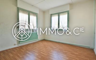 Maison - 94 m² - 5 pièces