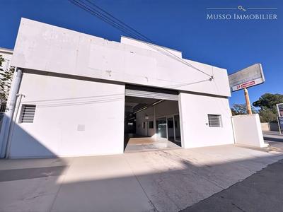 Local commercial - 400 m² - 6 pièces