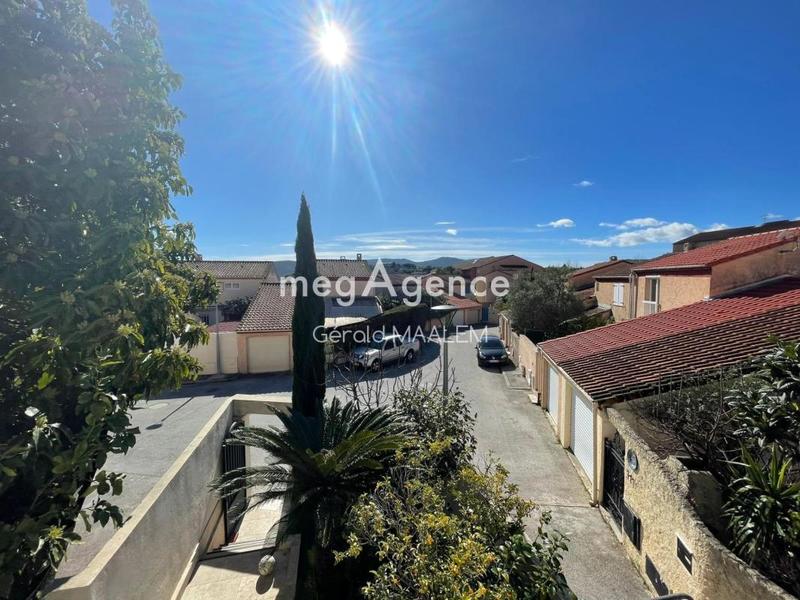 Maison de ville - 100 m² - 5 pièces