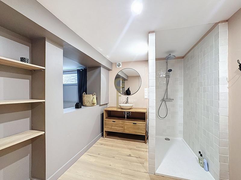 Maison - 180 m² - 7 pièces