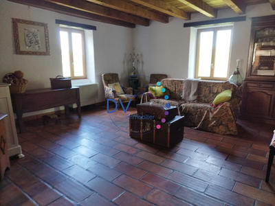 Maison - 230 m² - 7 pièces