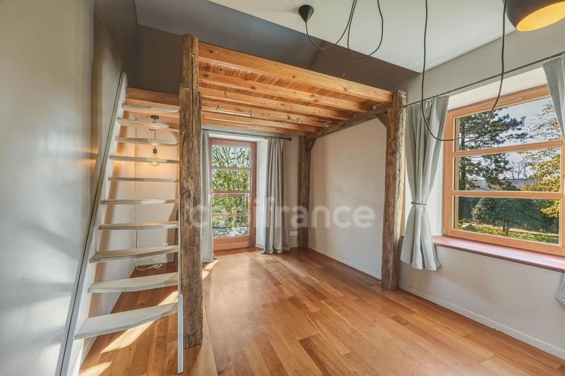 Maison - 328 m² - 8 pièces