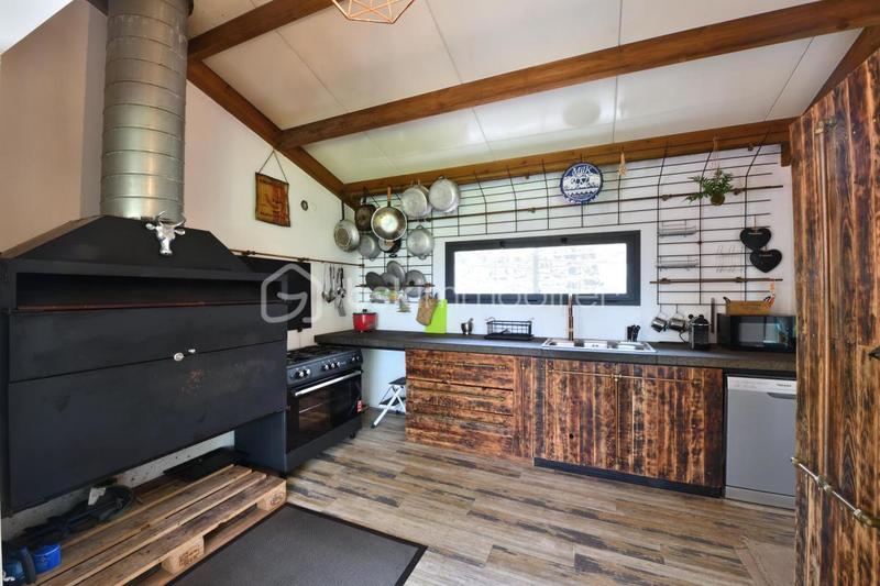 Demeure - 180 m² - 6 pièces