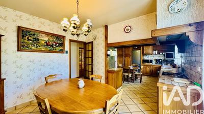 Maison - 230 m² - 8 pièces