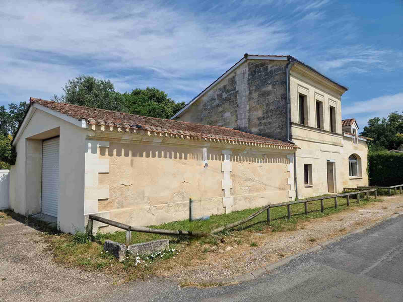 Maison - 229 m² - 8 pièces