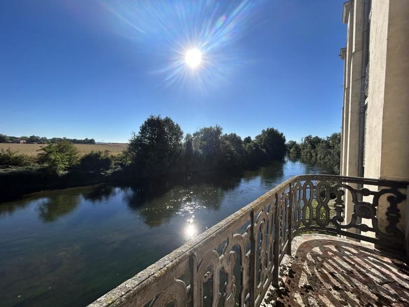 Château - 1 000 m² - 10 pièces