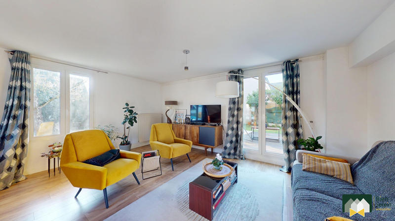 Maison - 99 m² - 5 pièces