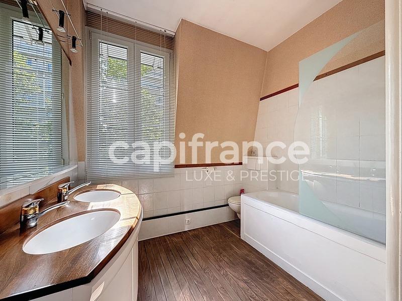 Maison de ville - 181 m² - 9 pièces