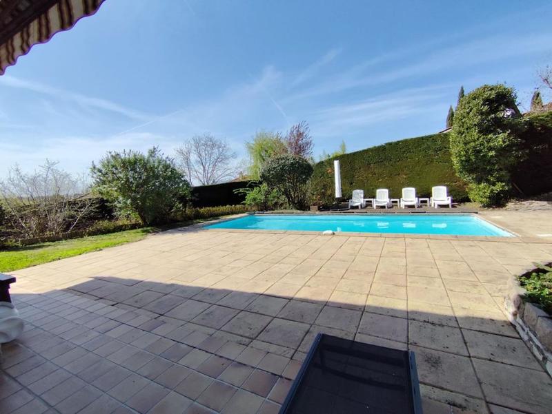 Maison - 166 m² - 6 pièces