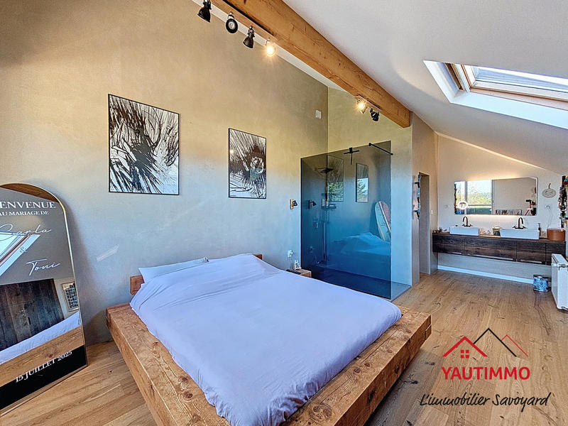 Maison - 203 m² - 7 pièces